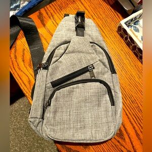 Multi-pocket crossbody